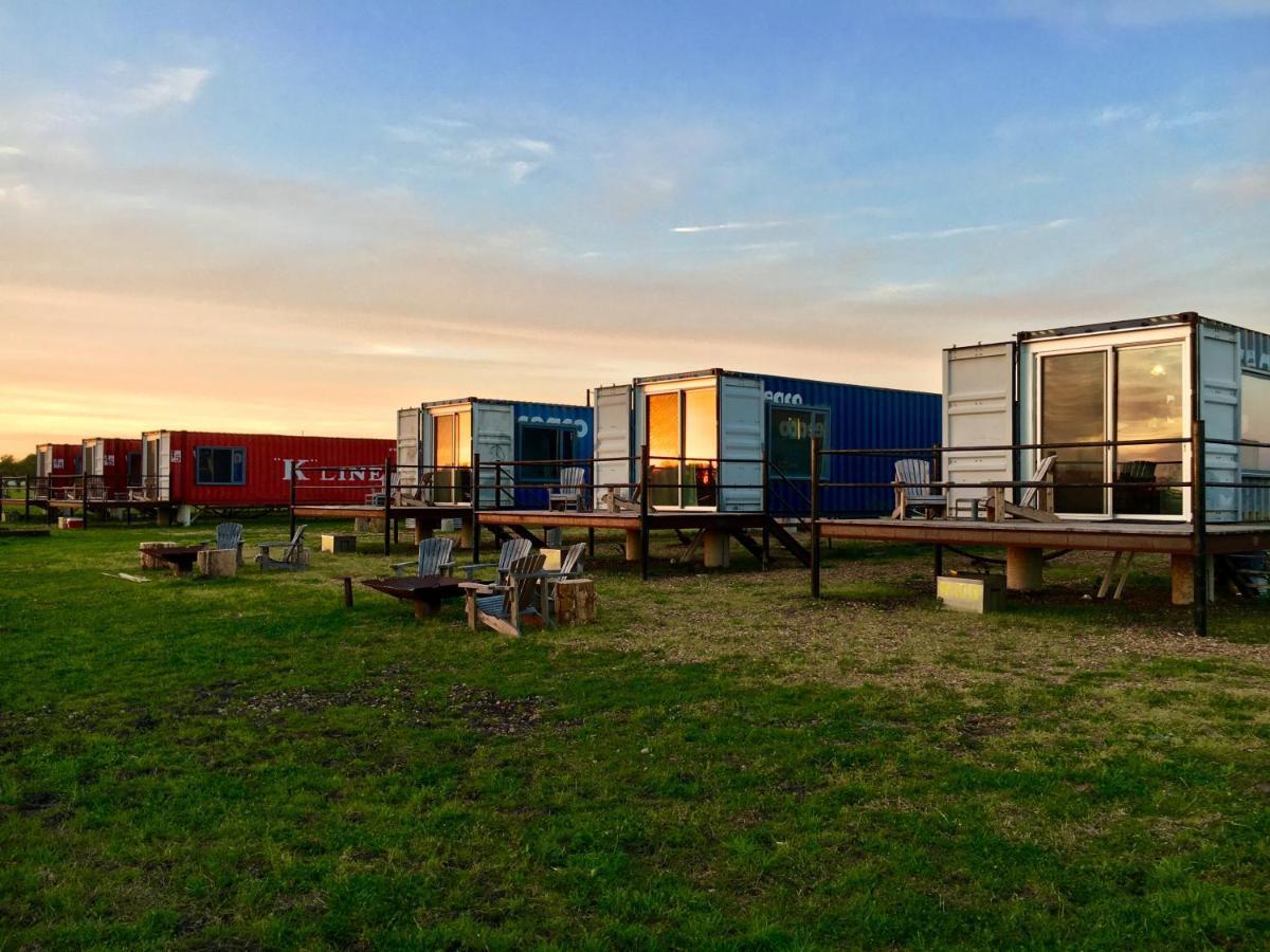 Flophouze Shipping Container Hotel Round Top Luaran gambar
