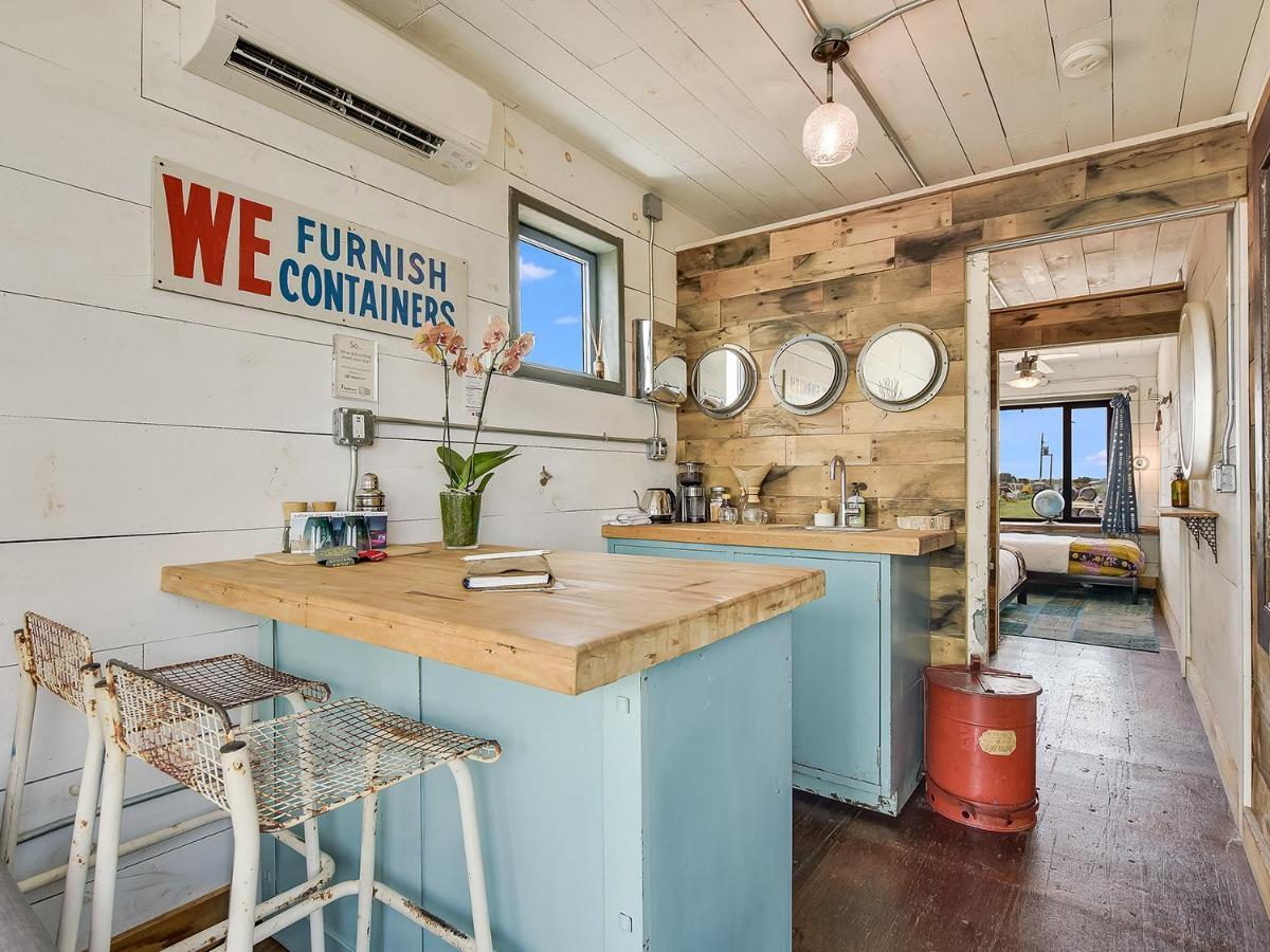 Flophouze Shipping Container Hotel Round Top Luaran gambar